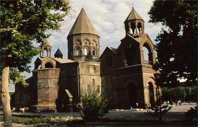 katedrála Majrathor_Ečmiadzin